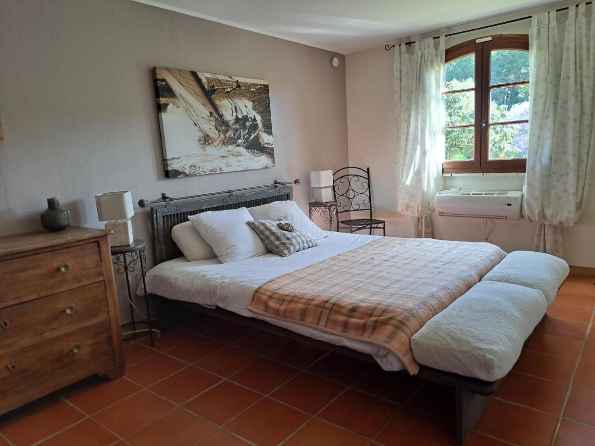 Rez De Jardin Villa Presqu'Ile De Giens Hyères Exterior foto
